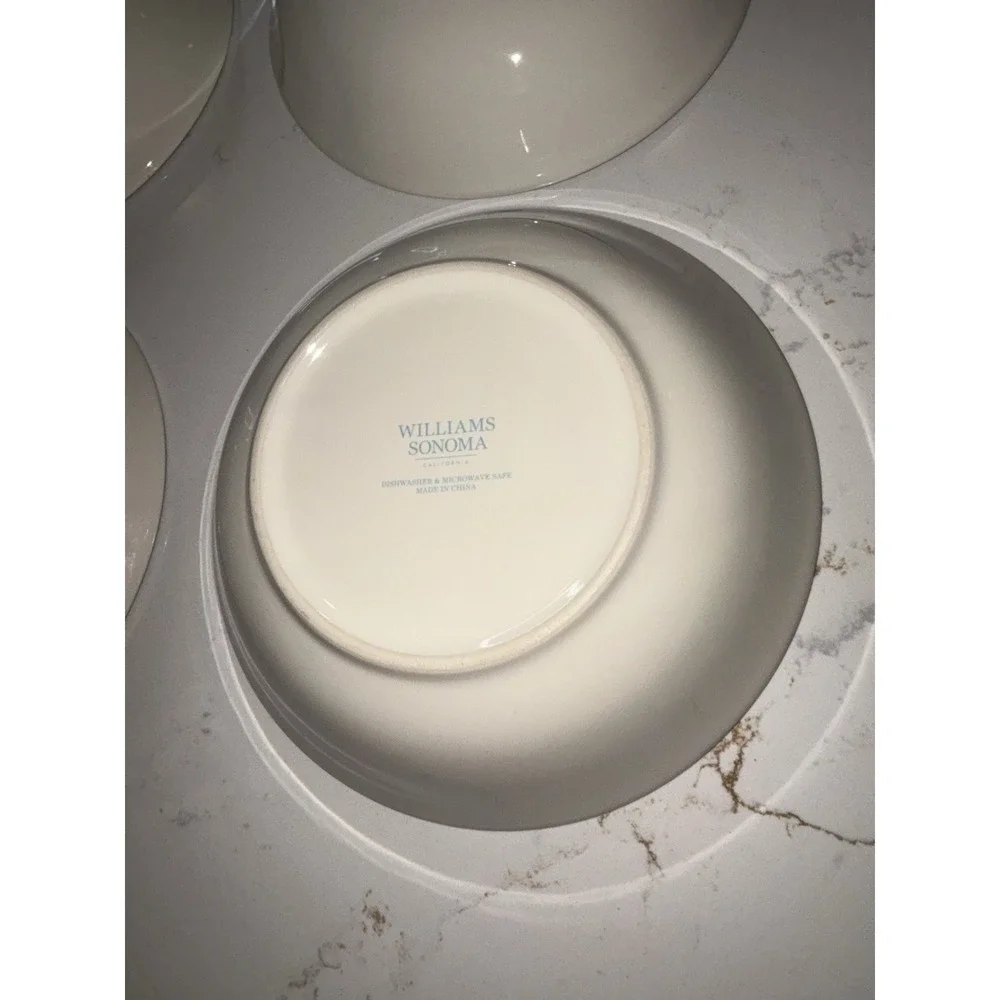 Set Of 4 Williams Sonoma Damask Bunny Cereal SOUP BOWL Blue Floral Rabbit  7.5
